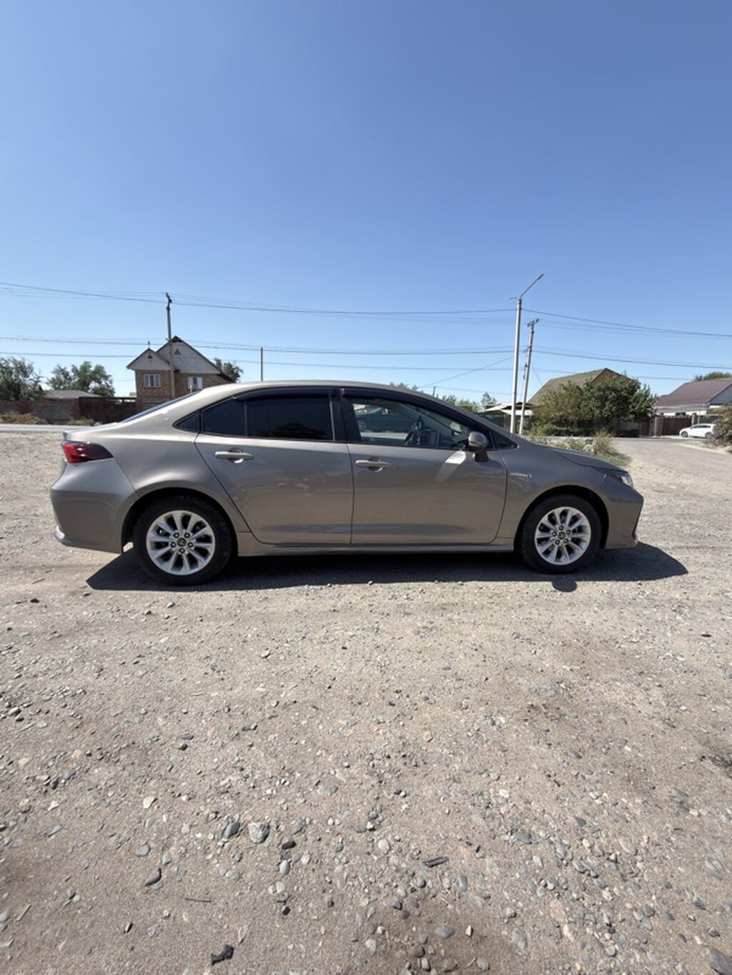 Toyota Corolla: 2020 г., Гибрид, Седан: фото 3