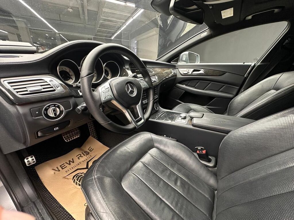 Mercedes-Benz CLS-Class: 2012 г., 4.7 л, Автомат, Бензин, Седан: фото 4
