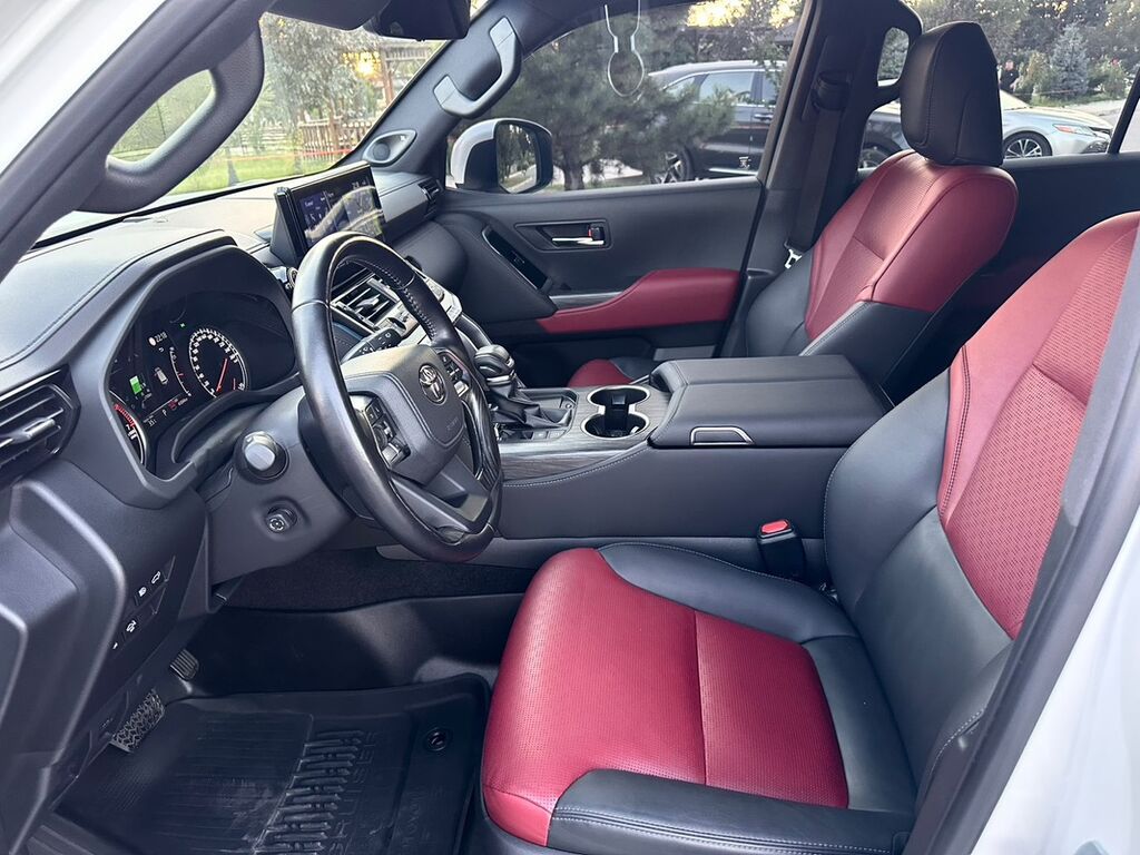 Toyota Land Cruiser: 2023 г., 3.5 л, Автомат, Бензин, Внедорожник: фото 7