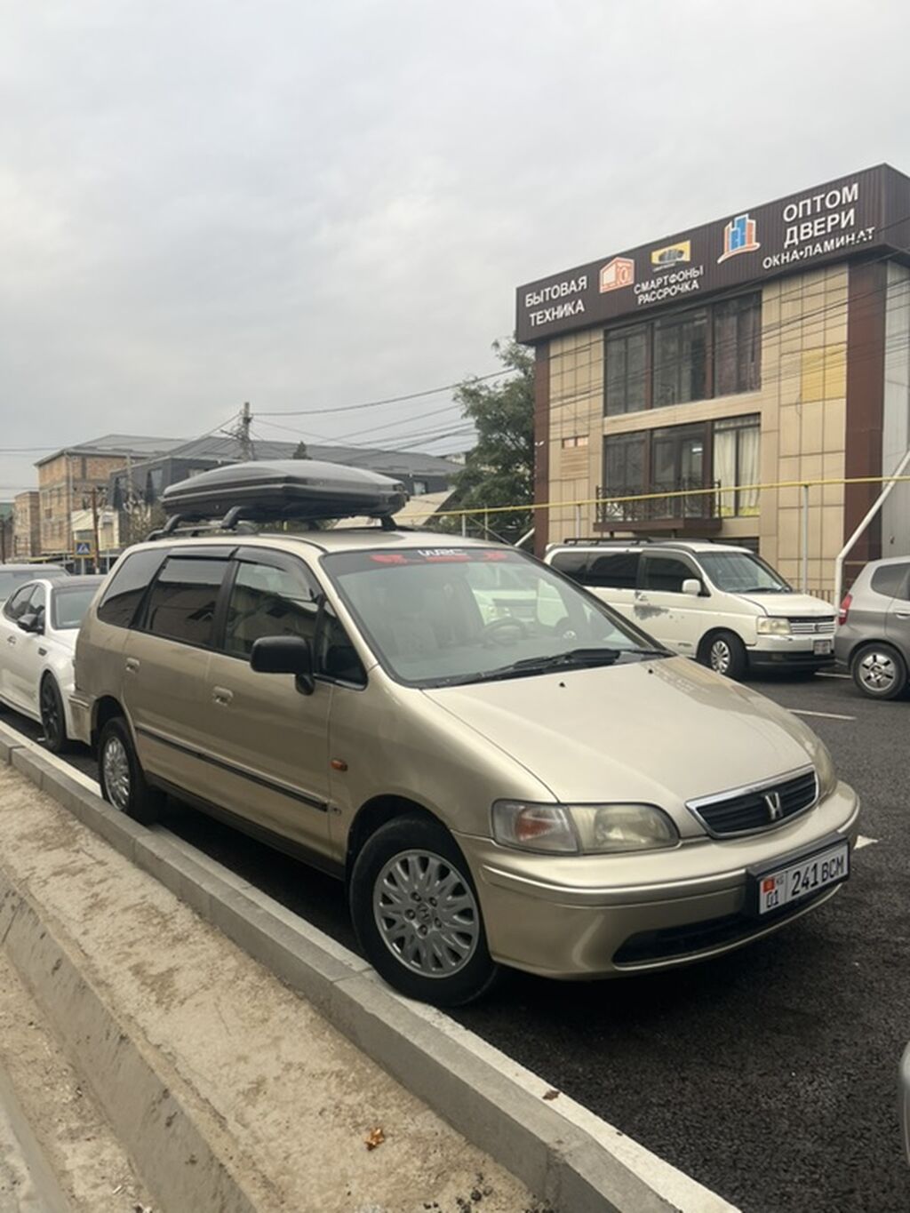 Honda Shuttle: 1999 г., 2.3 л, Автомат, Бензин, Минивэн: фото 5