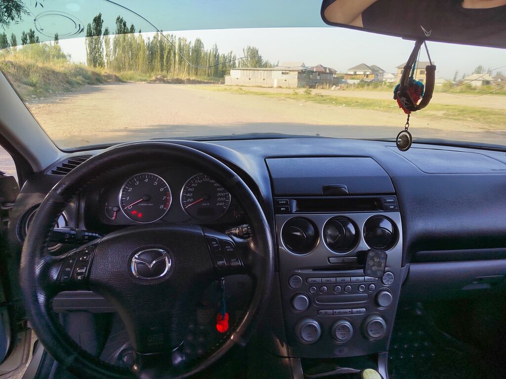 Mazda 6: 2004 г., 2 л, Механика, Бензин, Седан: фото 8