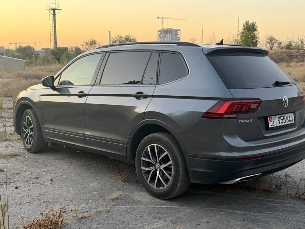 Volkswagen Tiguan: 2020 г., 2 л, Автомат, Бензин, Кроссовер: фото 3