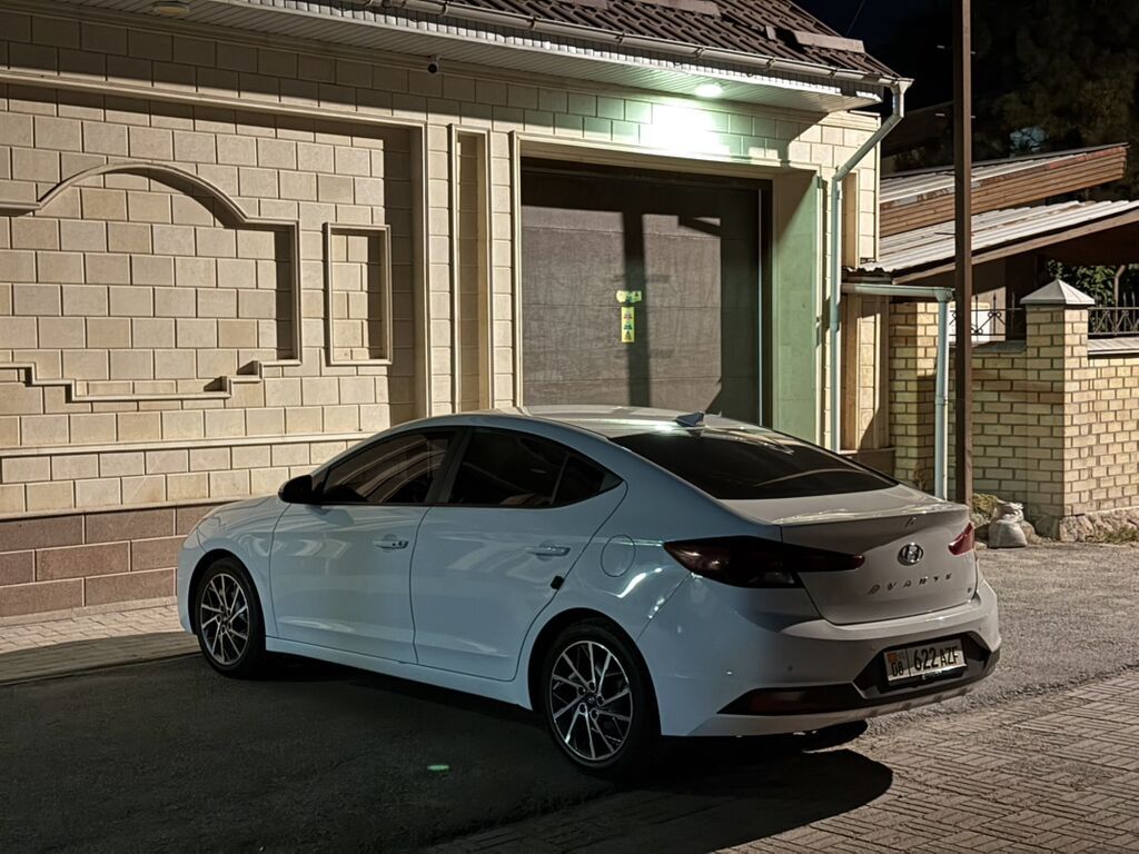 Hyundai Avante: 2019 г., 1.6 л, Автомат, Бензин, Седан: фото 4