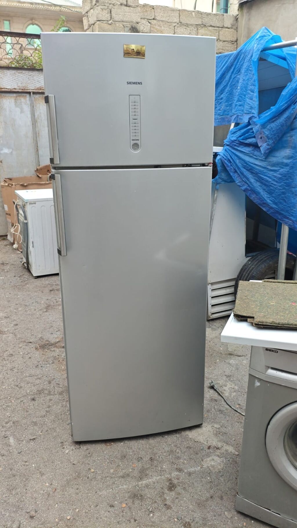 Siemens iki qapılı soyuducu (üst hissə dondurucu) Aşağı kamerası biraz