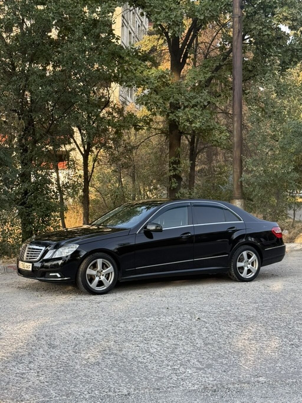 Mercedes-Benz E-Class: 2010 г., 3 л, Автомат, Бензин, Седан: фото 4