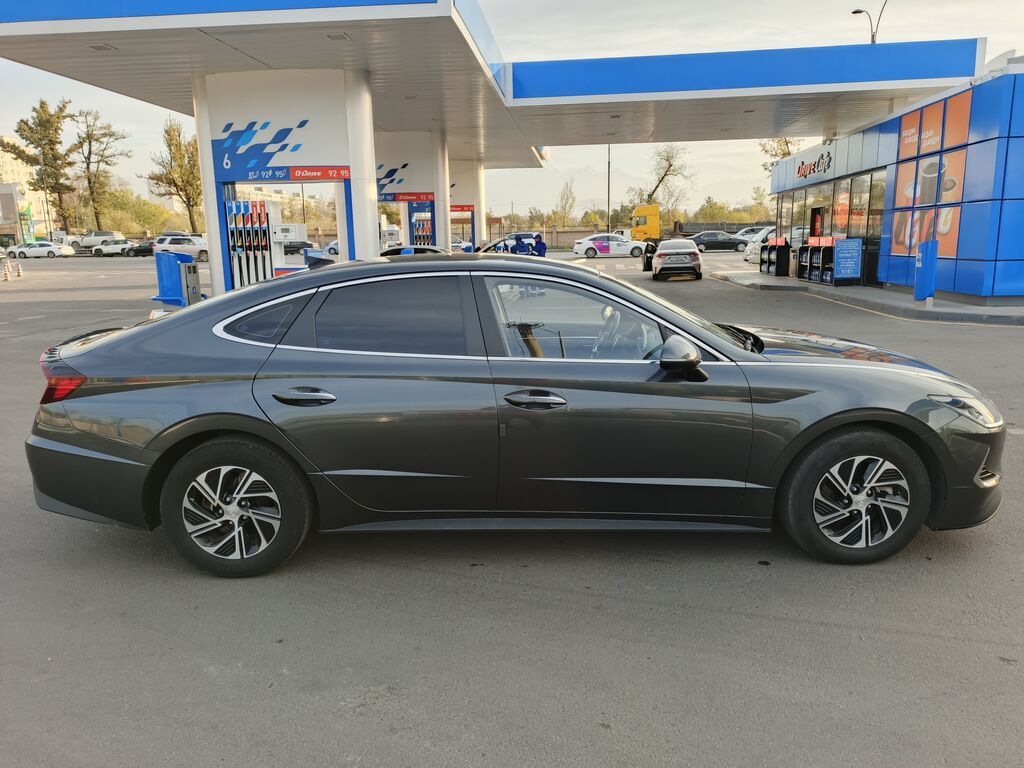Hyundai Sonata: 2022 г., 2 л, Автомат, Гибрид, Седан: фото 3