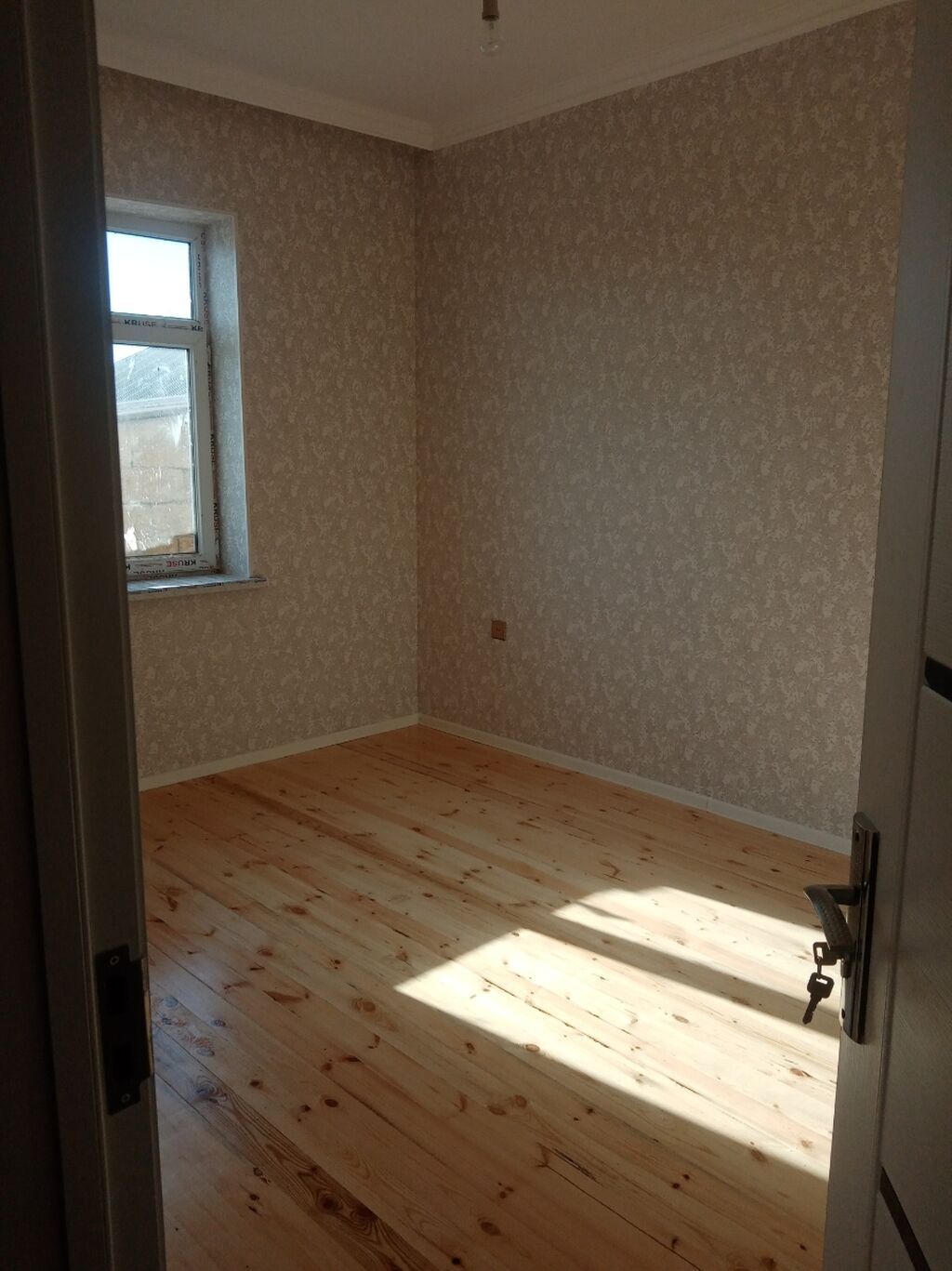 4 otaqlı, 85 kv. m, Kredit yoxdur, Yeni təmirli