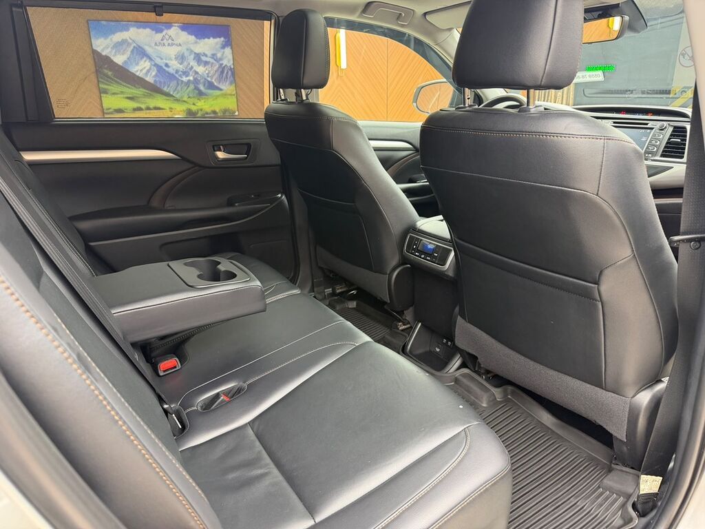 Toyota Highlander: 2019 г., 3.5 л, Автомат, Гибрид, Кроссовер: фото 7