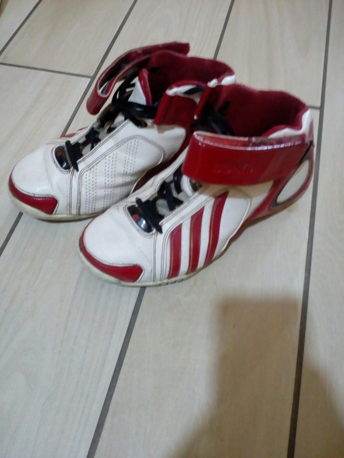 Ostali predmeti za sport: Patike za kosarku Adidas br.38 2/3 na lalafo.rs Patike za kosarku Adidas br.38 2/3 - Stara Pazova