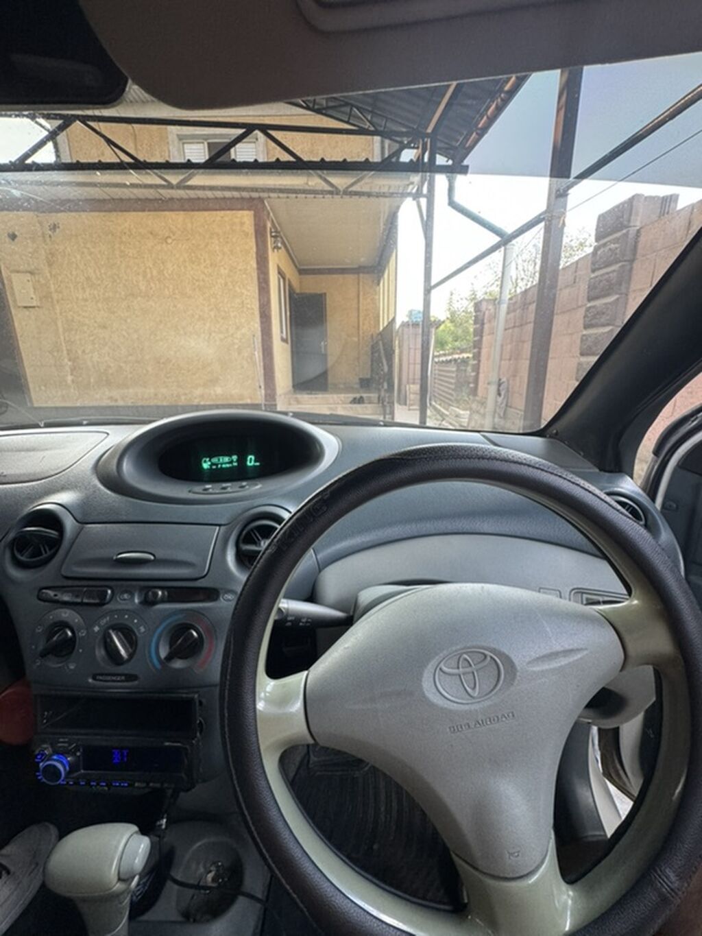 Toyota Vitz: 2000 г., 1.3 л, Автомат, Бензин, Хэтчбэк: фото 4