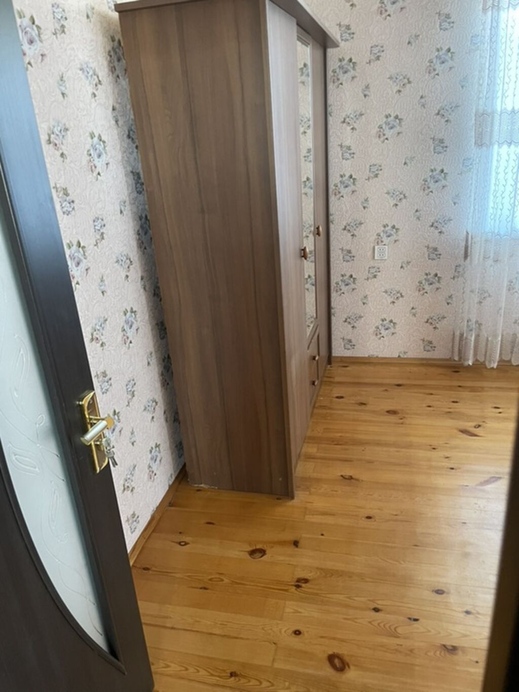 138 kv. m, 3 otaqlı, Qaz, Su, İnternet