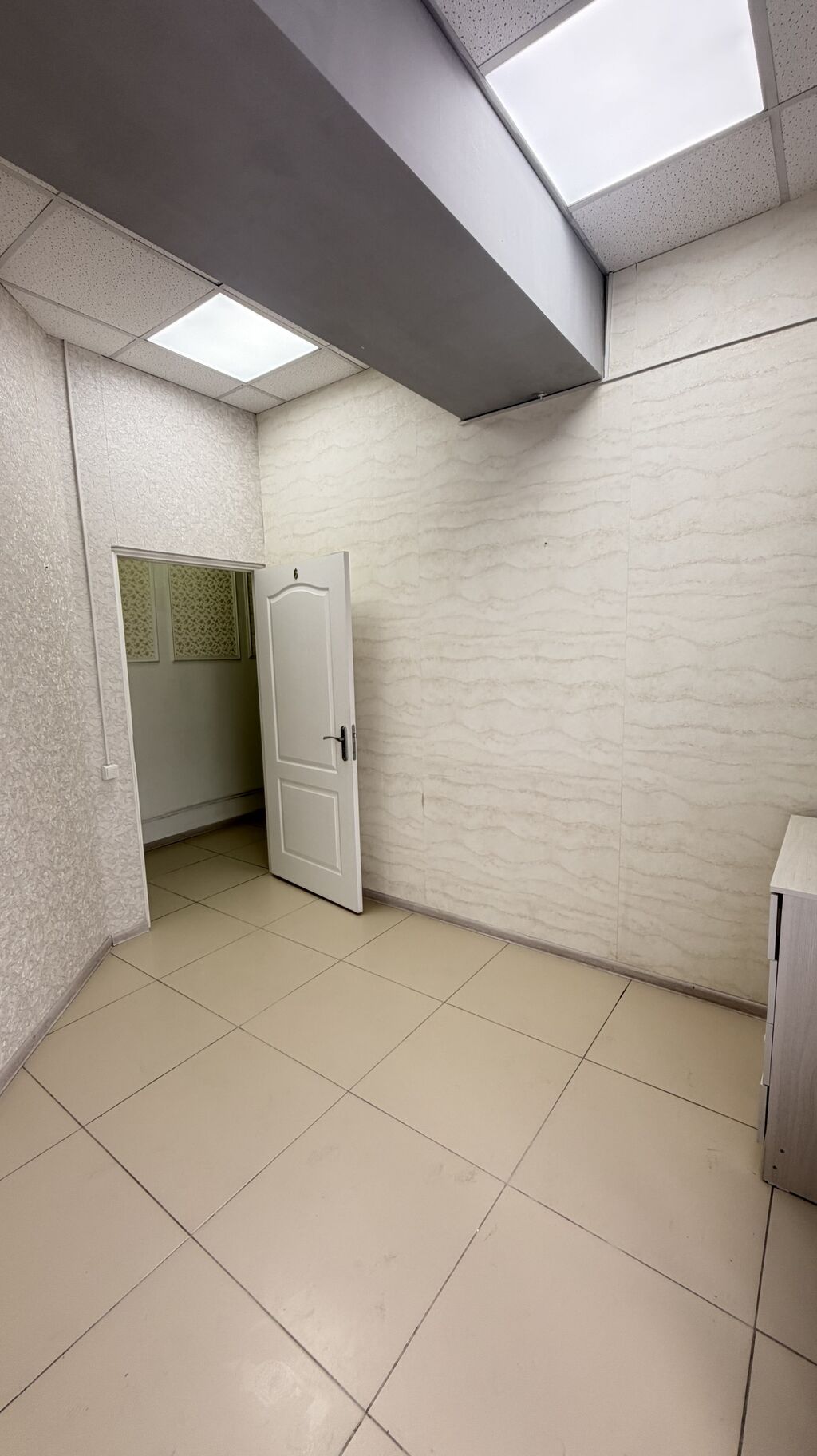 Аренда офисов, 10 м², В бизнес центре, С отдельным входом: фото 3