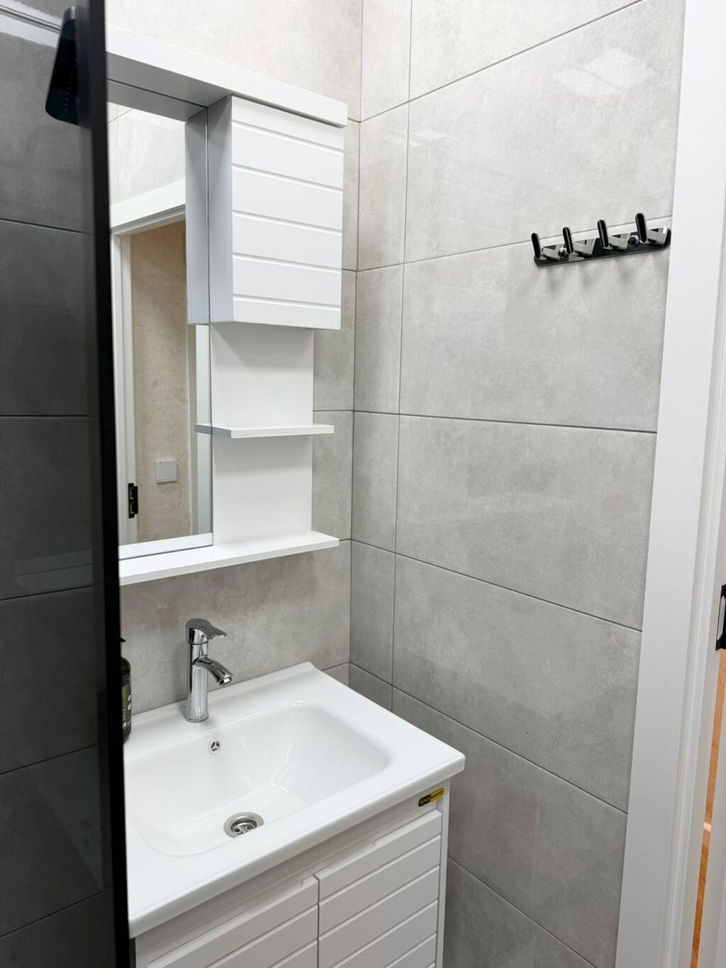 7mkr. 2otaqlı, 43kv, mənzil kirayə verilir. Yeni təmirli, hər bir