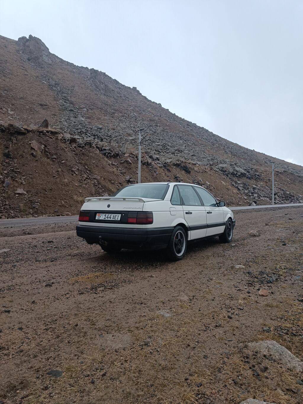 Volkswagen Passat: 1990 г., 1.8 л, Механика, Бензин, Седан: фото 6