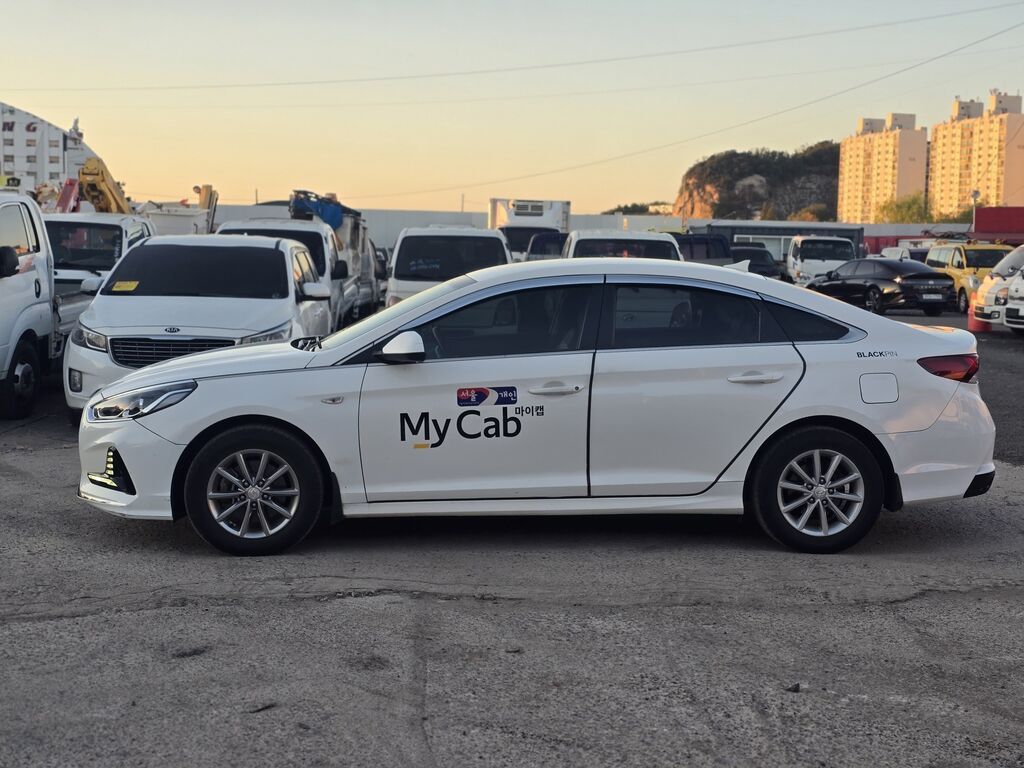 Hyundai Sonata: 2022 г., 2 л, Автомат, Газ, Седан: фото 7