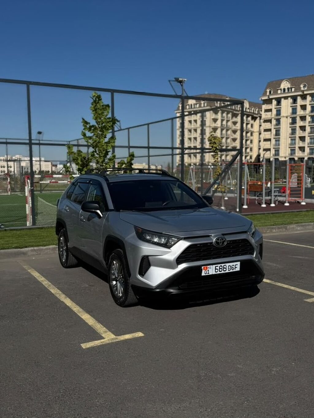 Toyota RAV4: 2019 г., 2.5 л, Автомат, Бензин, Кроссовер: фото 2