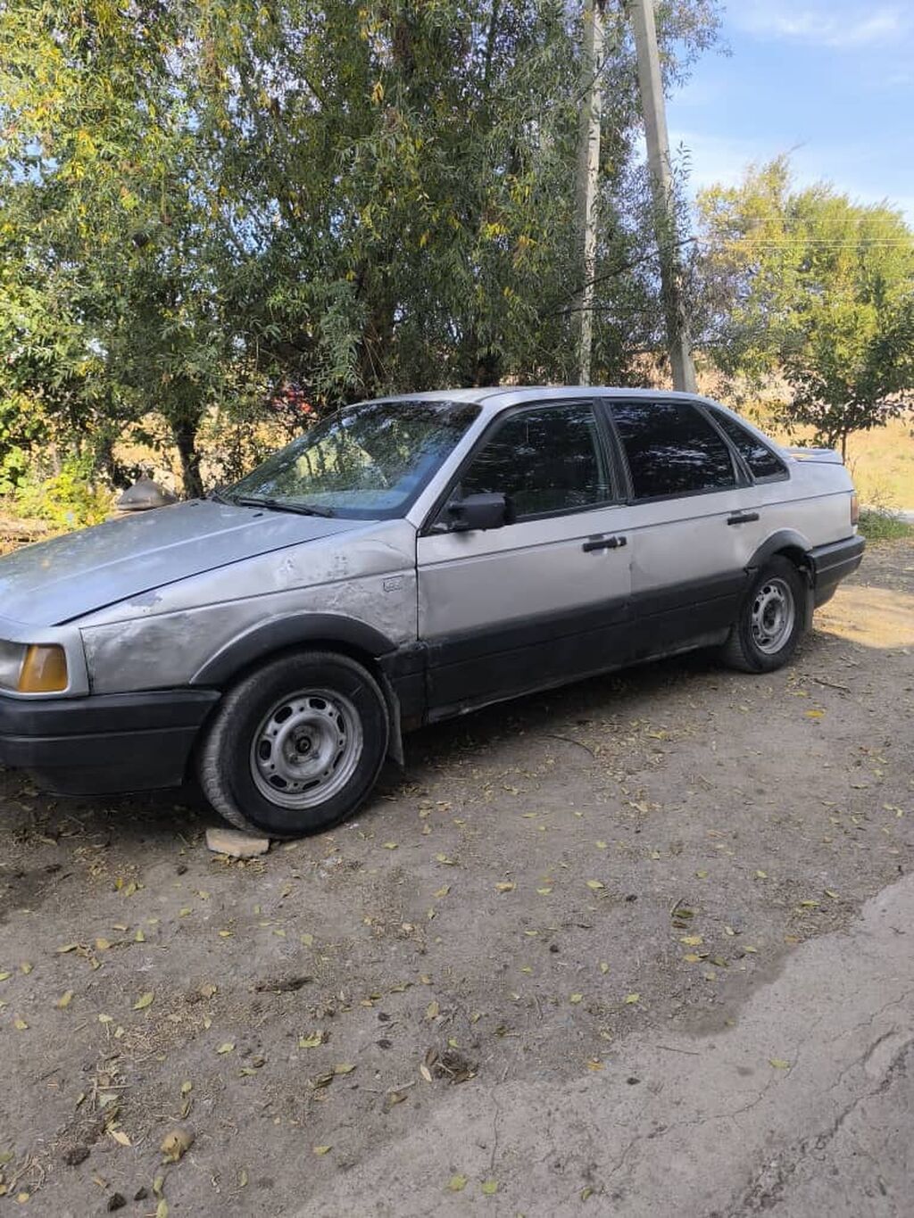 Volkswagen Passat: 1989 г., Седан: фото 5