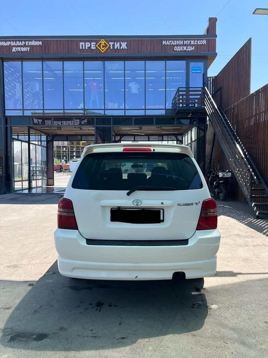 Toyota Kluger: 2001 г., 2.4 л, Автомат, Газ, Кроссовер: фото 4