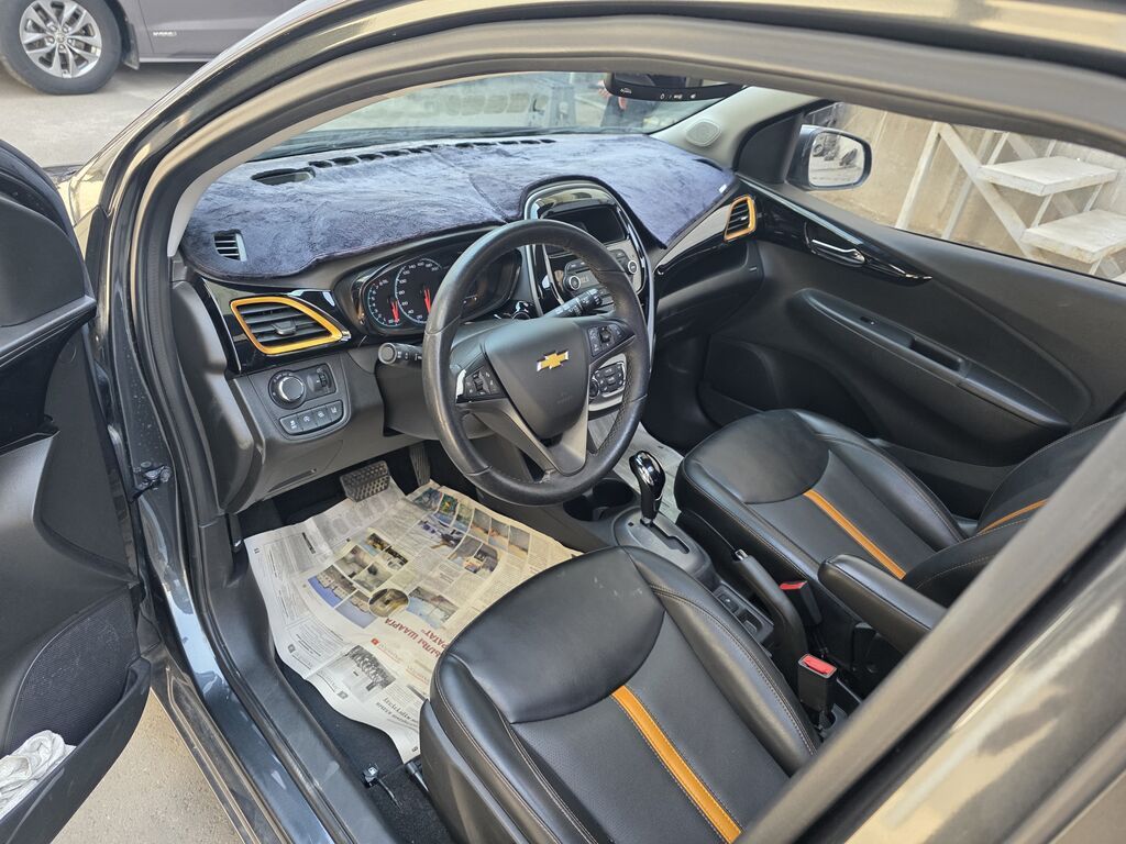 Chevrolet Spark: 2018 г., 0.1 л, Автомат, Бензин, Хэтчбэк: фото 3