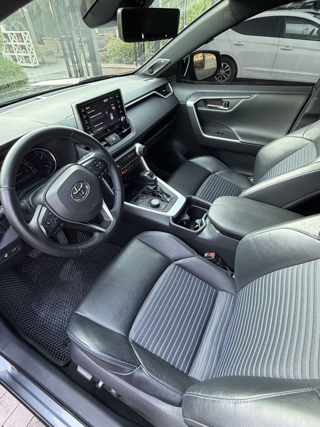 Toyota RAV4: 2019 г., 2.5 л, Вариатор, Гибрид, Кроссовер: фото 6