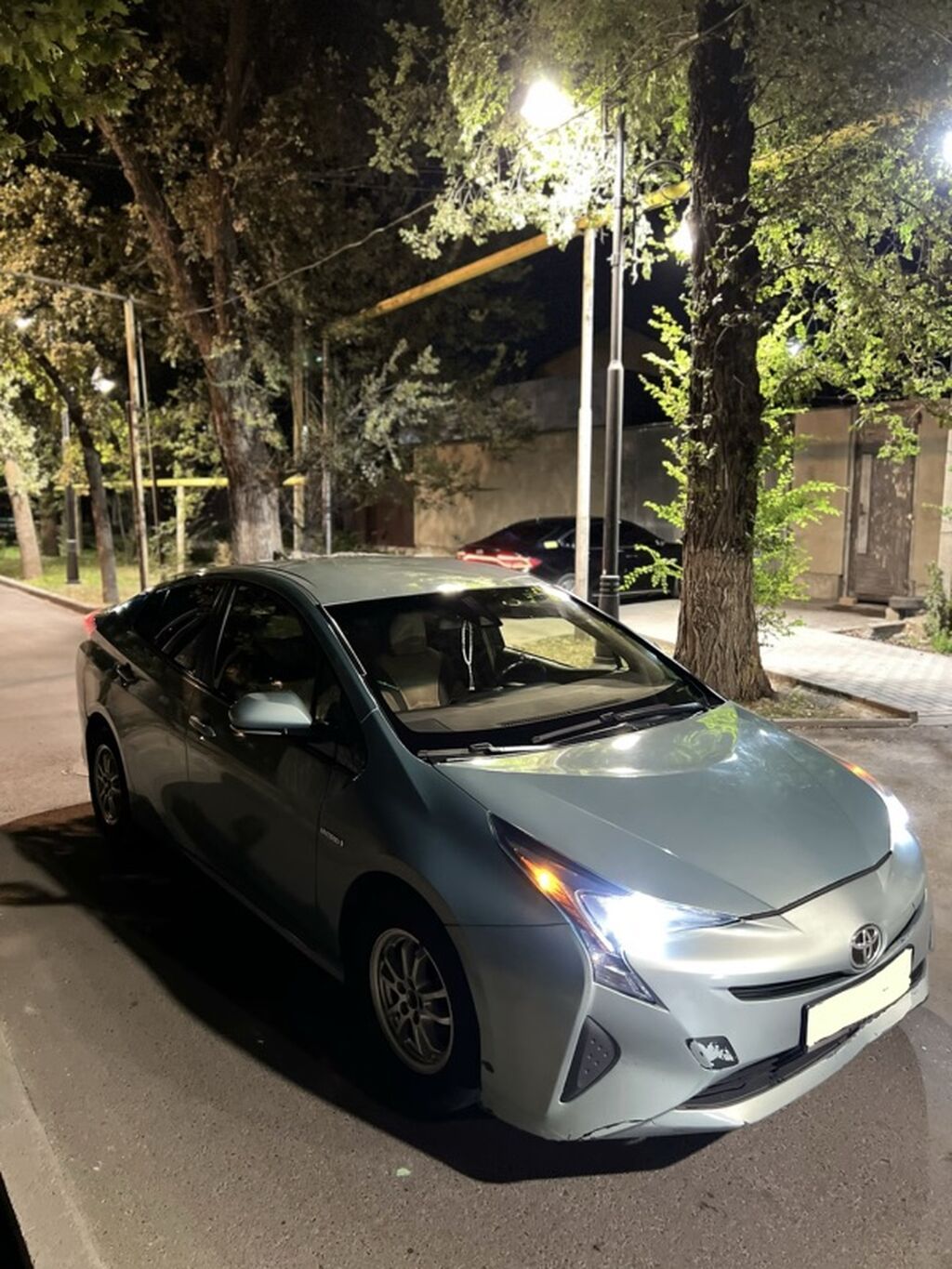 Toyota Prius: 2016 г., 1.8 л, Вариатор, Гибрид, Лифтбек: фото 7