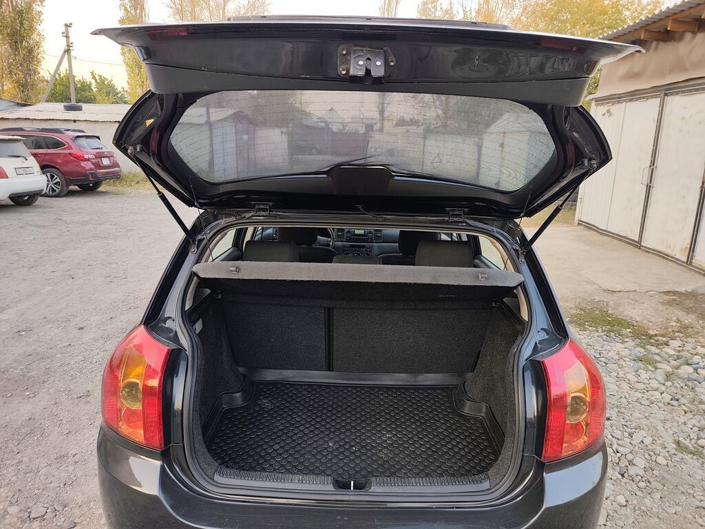 Toyota Corolla: 2005 г., 1.6 л, Автомат, Бензин, Хэтчбэк: фото 6