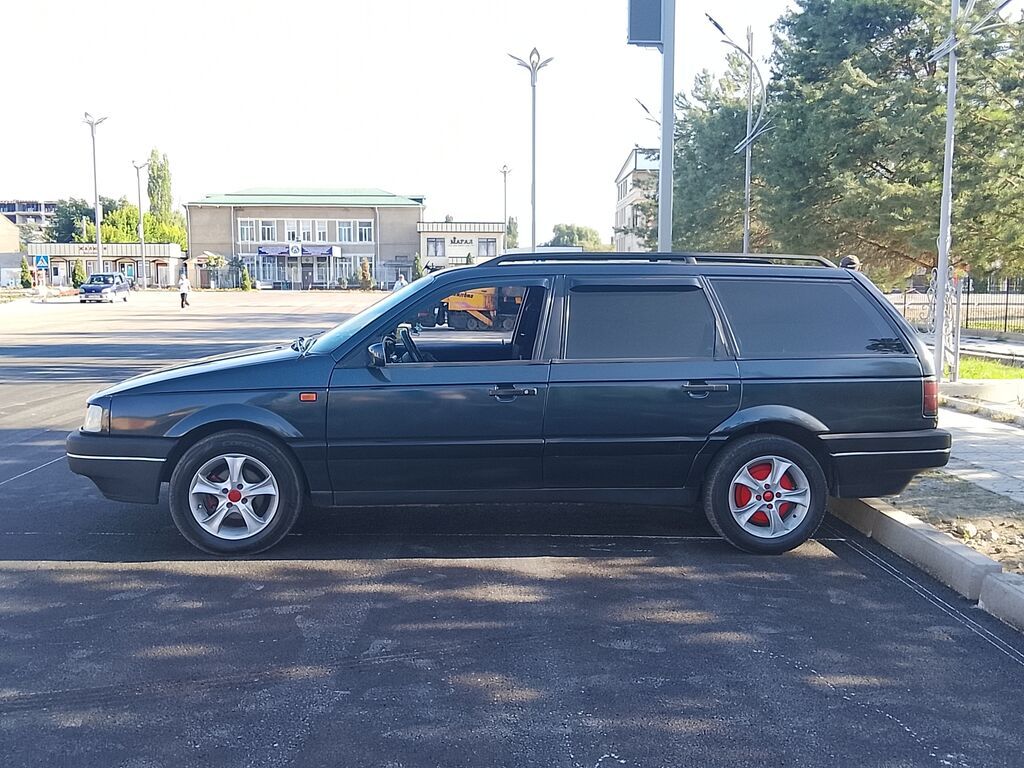 Volkswagen Passat: 1993 г., 1.8 л, Механика, Бензин, Универсал: фото 2
