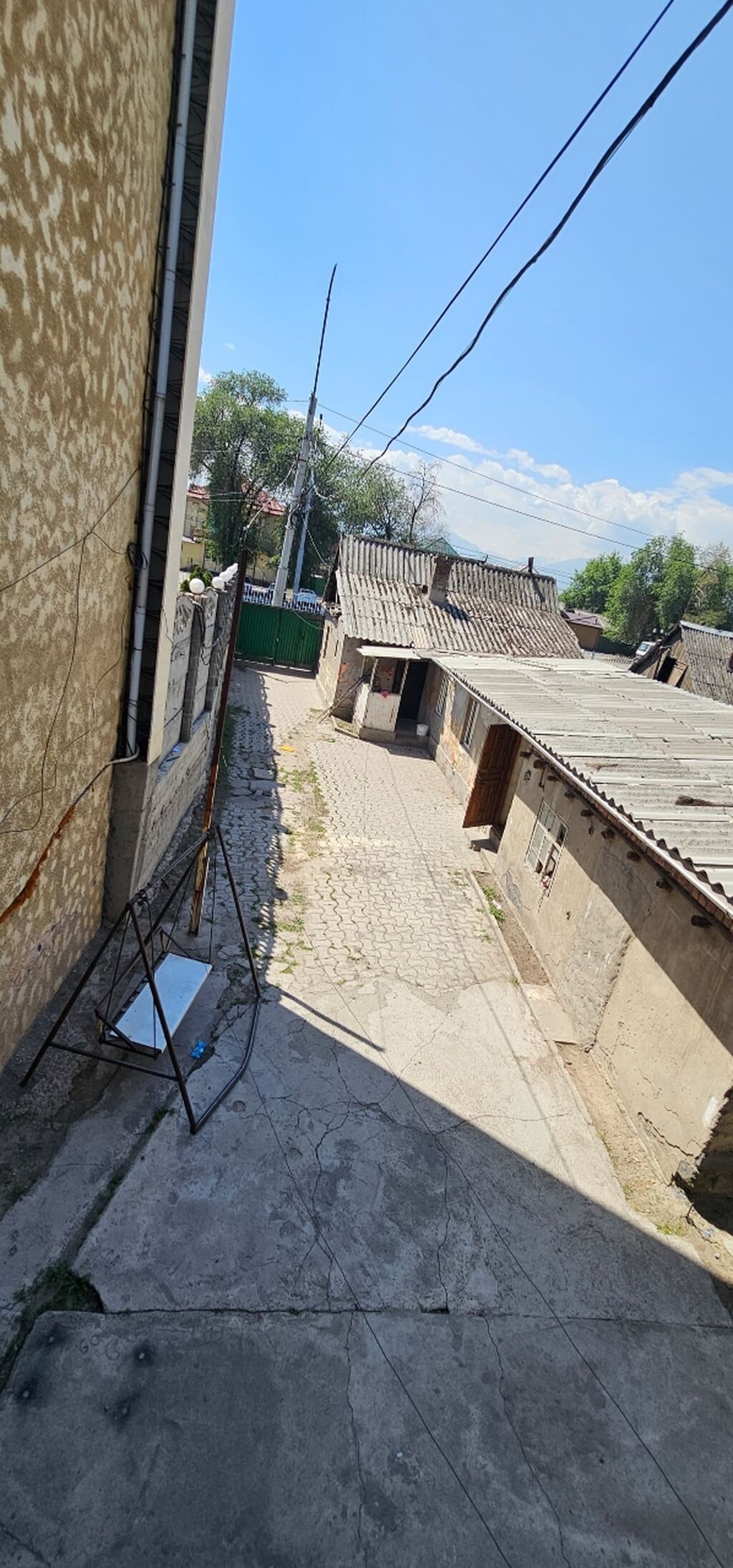 Жер там сатылат под бизнес 11 кватирант бар айына 170сом кирешеси бар