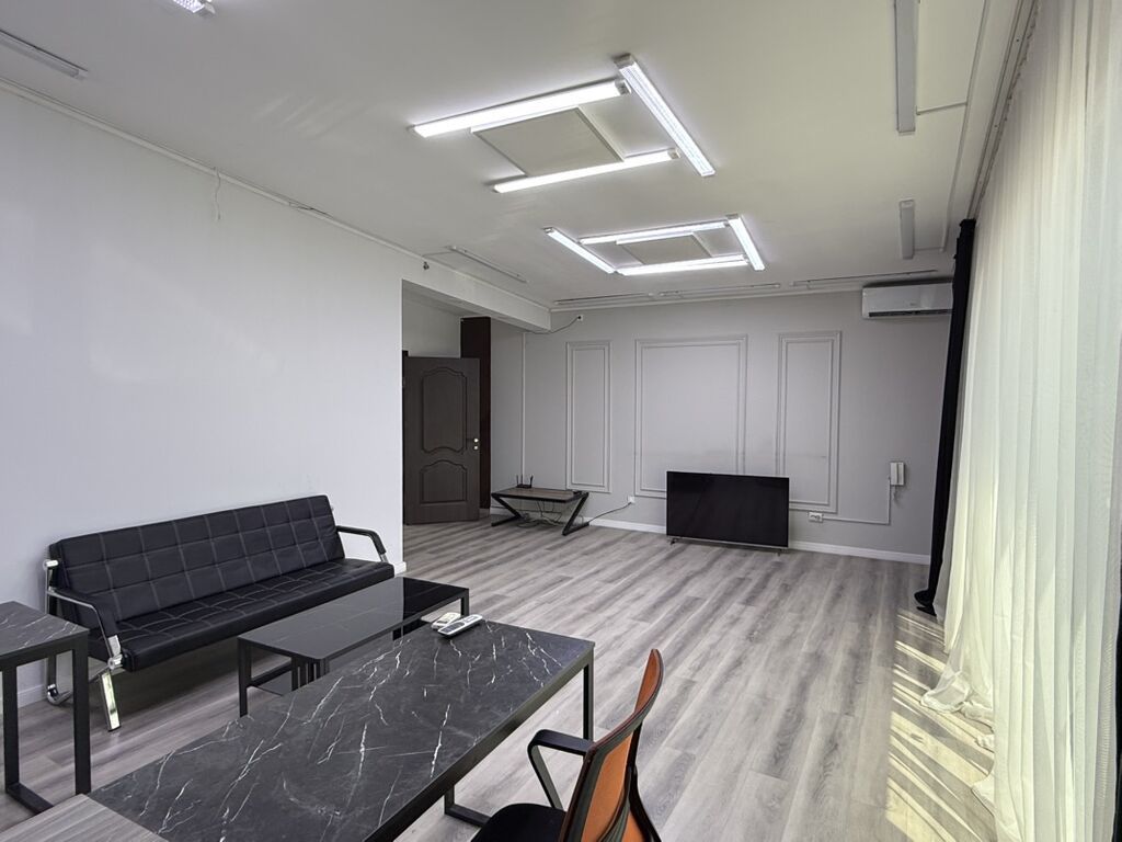 Аренда офисов, 45 м², 1 линия: фото 2