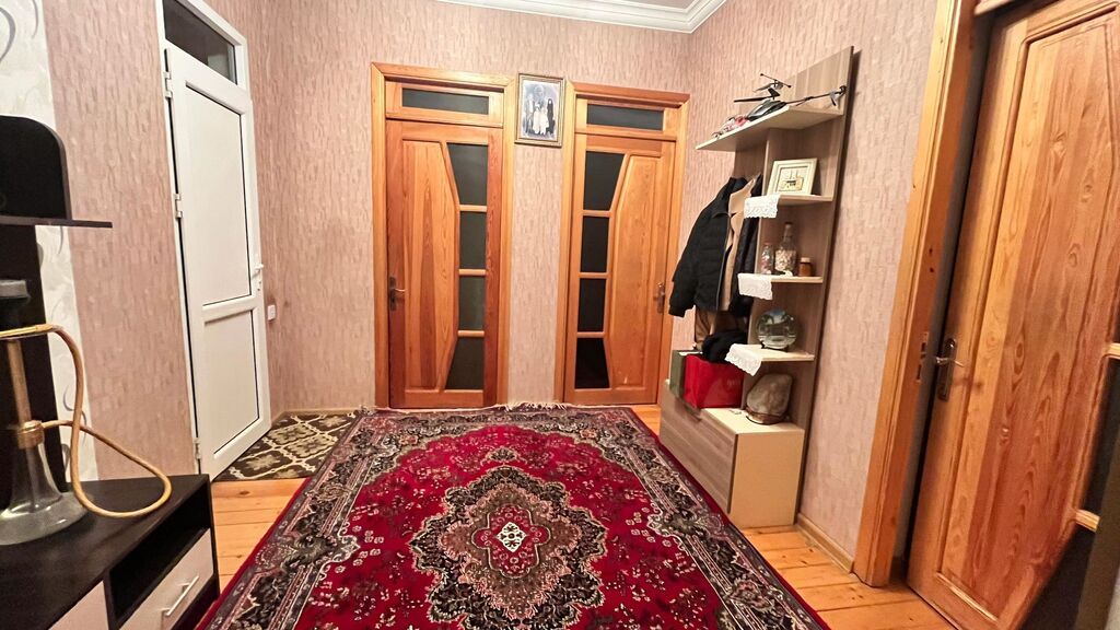 Bakı, Binəqədi qəs., 4 otaqlı, Köhnə tikili, m. Azadlıq Prospekti, 100 kv. m