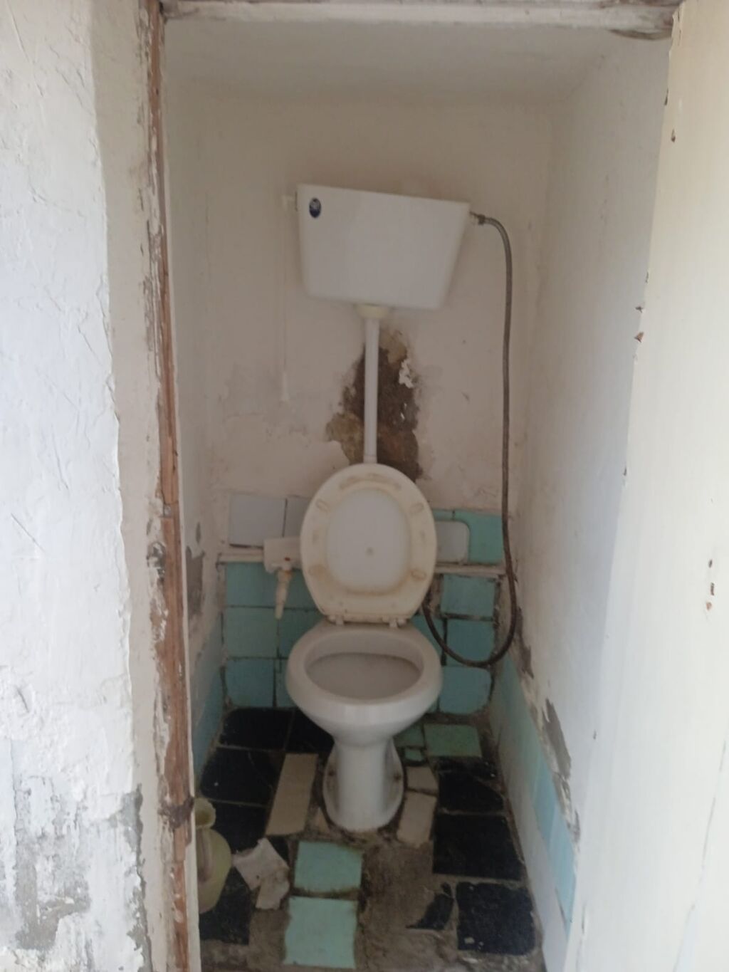 3 otaqlı, 2 kv. m, Təmirsiz