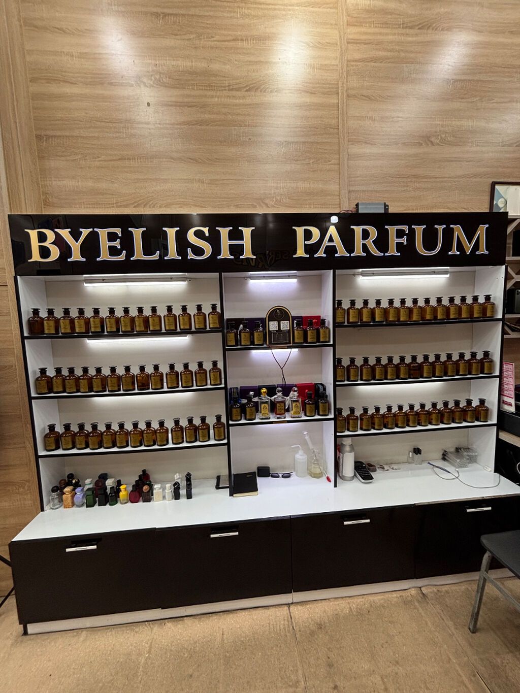 VITRIN ICAREYE VERILIR HAZIR BIZNES!! Elvinwahin kohne yeri magazaya 9