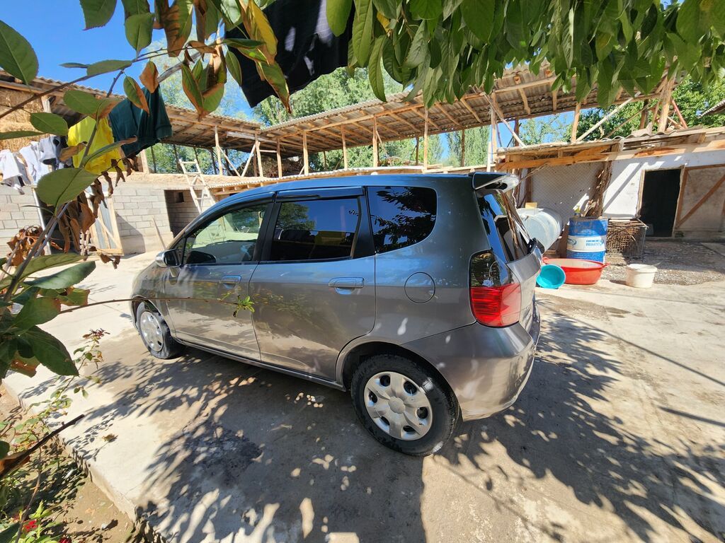 Honda Fit: 2004 г., 1.3 л, Вариатор, Бензин, Хэтчбэк: фото 4