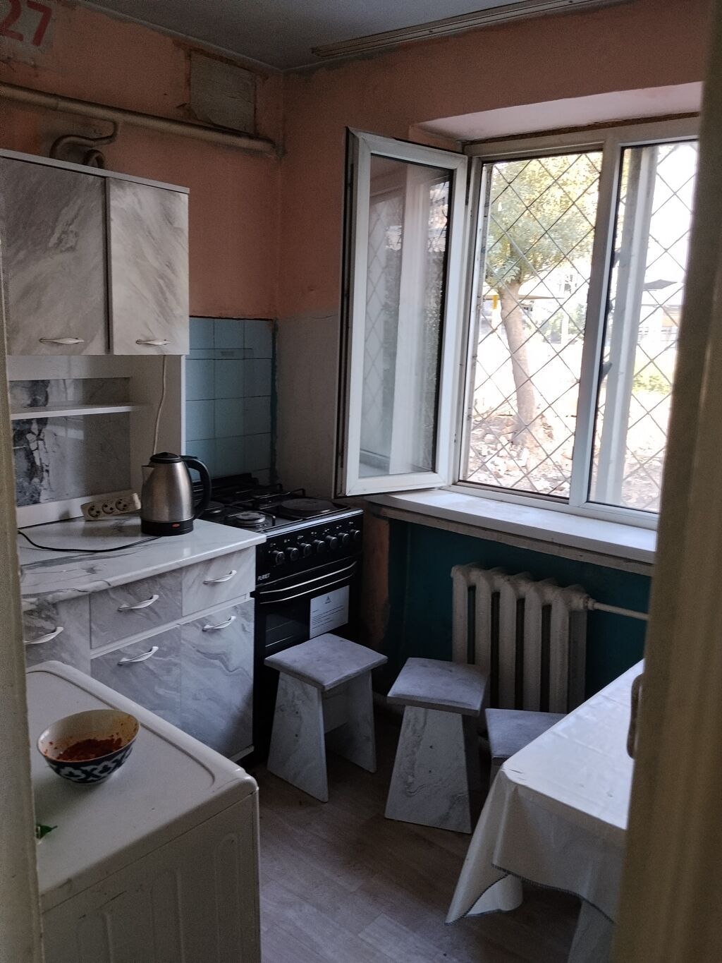Сдаётся 1к кв Алымбек жатка 345дом биринчи этаж район Араван баасы: фото 5