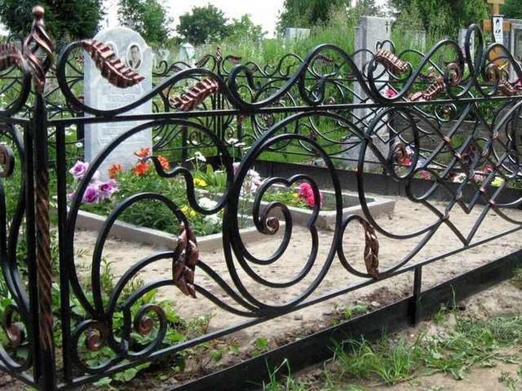 Кованые ограды для могил фото