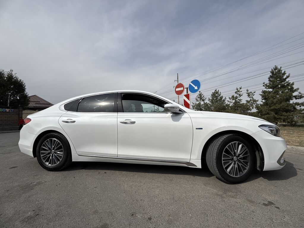 Hyundai Grandeur: 2019 г., 2.4 л, Автомат, Гибрид, Седан: фото 4