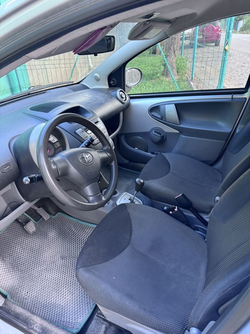 Toyota Aygo: 2009 г., Робот, Хэтчбэк: фото 3