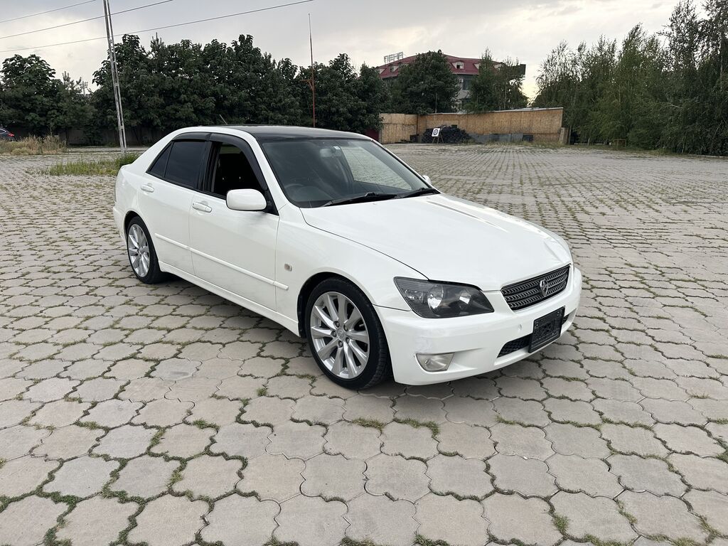 Toyota Altezza: 2004 г., 2 л, Автомат, Бензин, Седан: фото 5