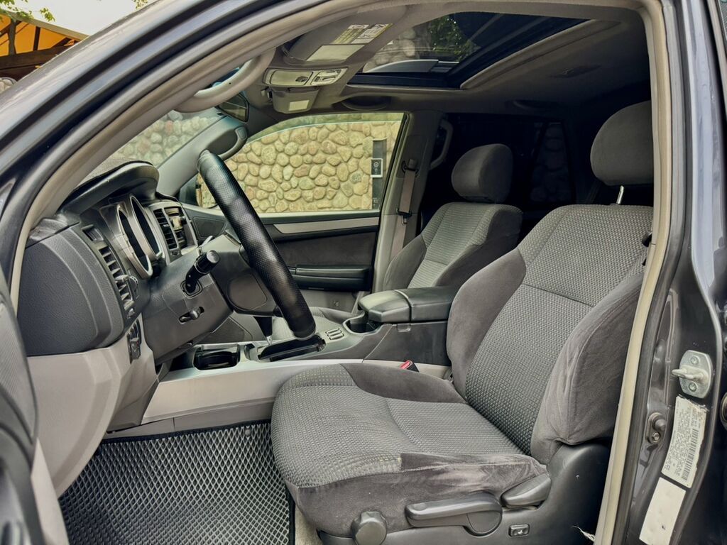 Toyota 4Runner: 2004 г., 4 л, Автомат, Газ, Внедорожник: фото 8