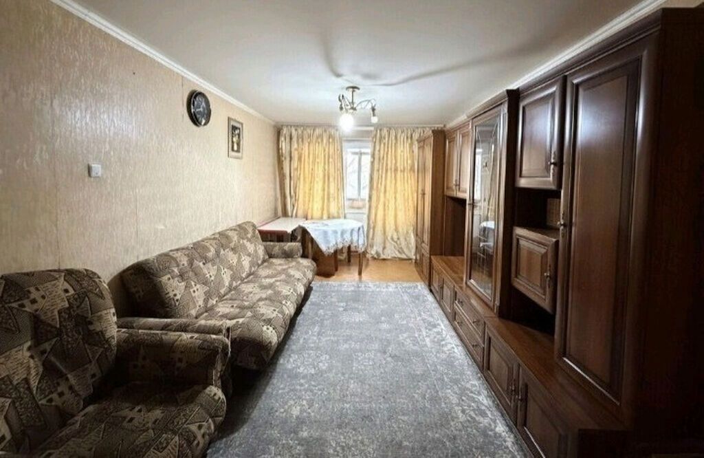 3 комнаты, 58 м², 4 мкр 104 серия, 2 этаж, Старый ремонт: фото 2