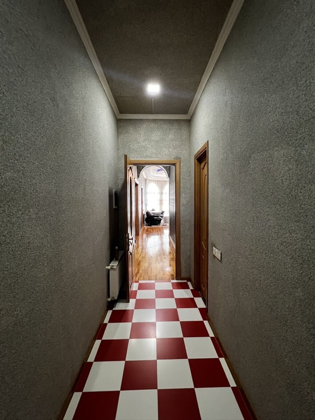 10 otaq, 447 kv. m, Kredit var, Yeni təmirli