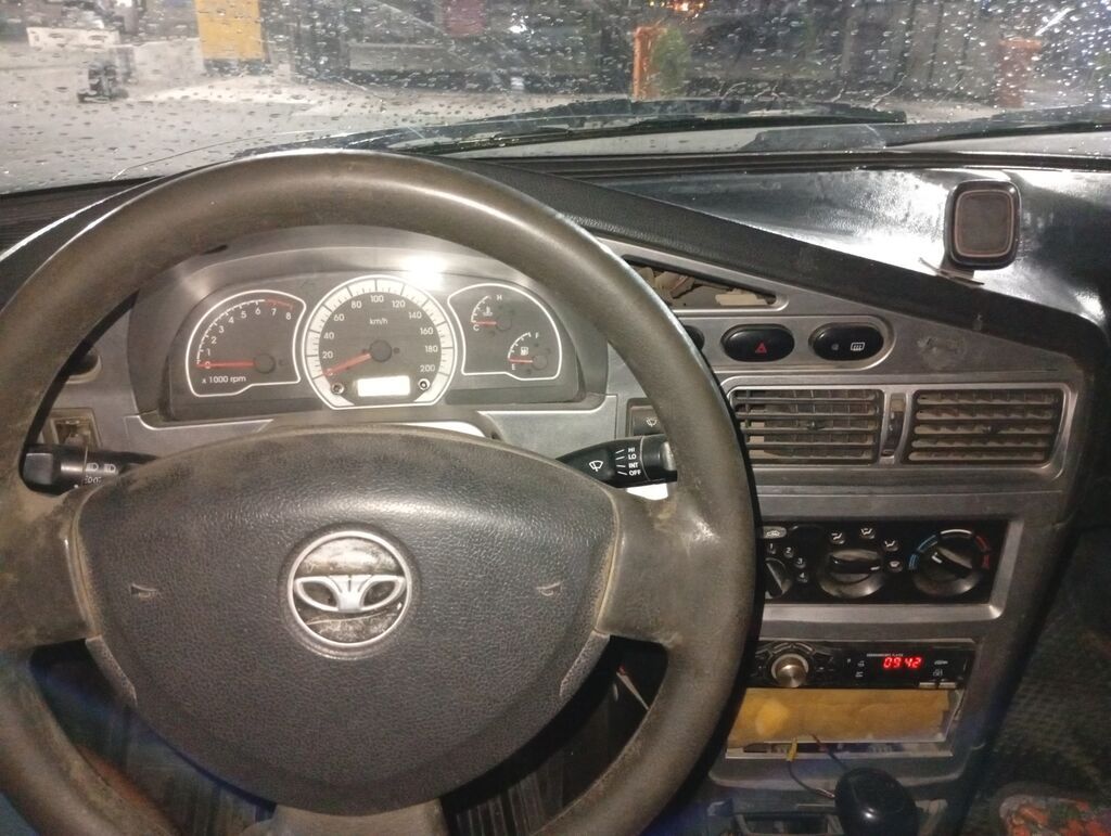 Daewoo Nexia: 2008 г., 1.6 л, Механика, Бензин, Седан: фото 2