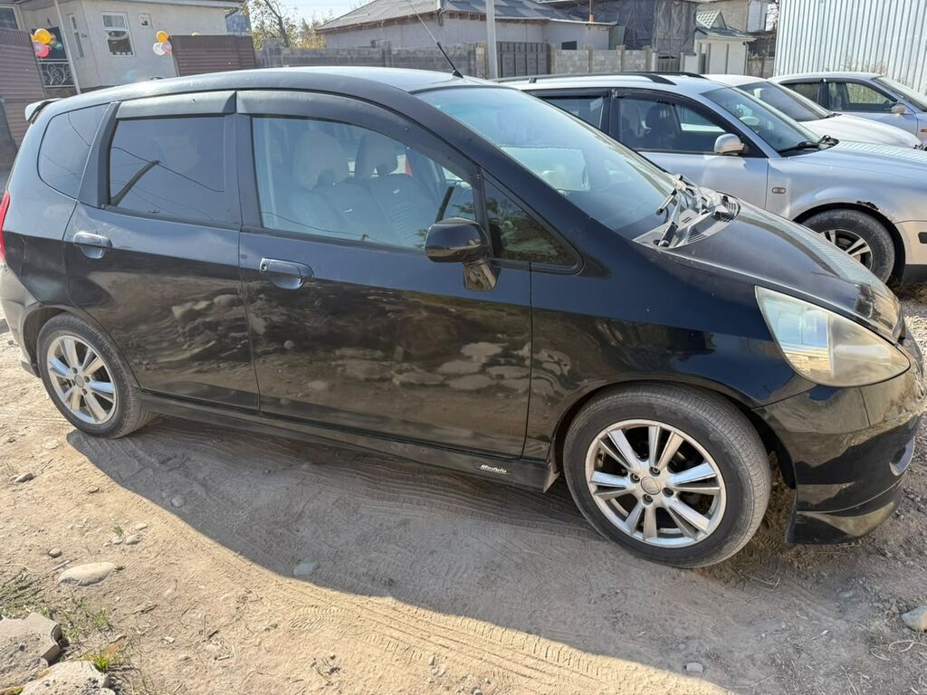 Honda Fit: 2003 г., 1.3 л, Автомат, Бензин, Хэтчбэк: фото 2