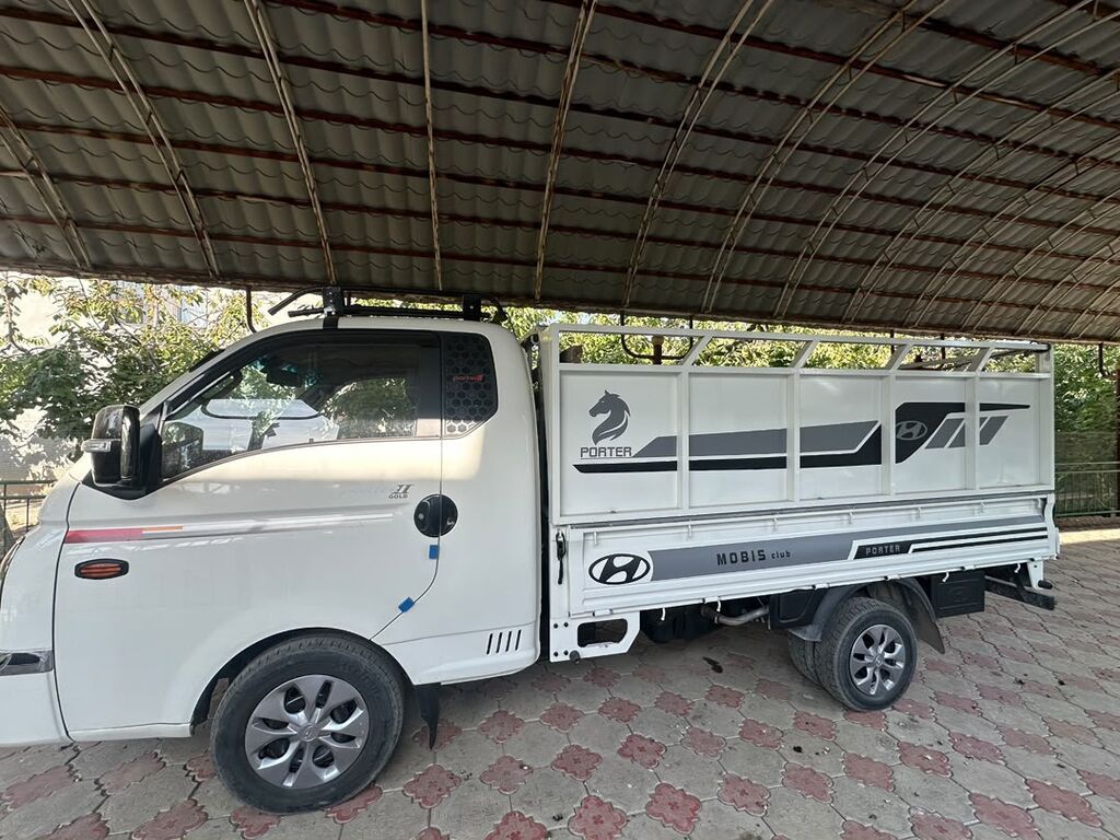 Hyundai Porter II (кабина с бортовой платформой) Продаю Hyundai: фото 2