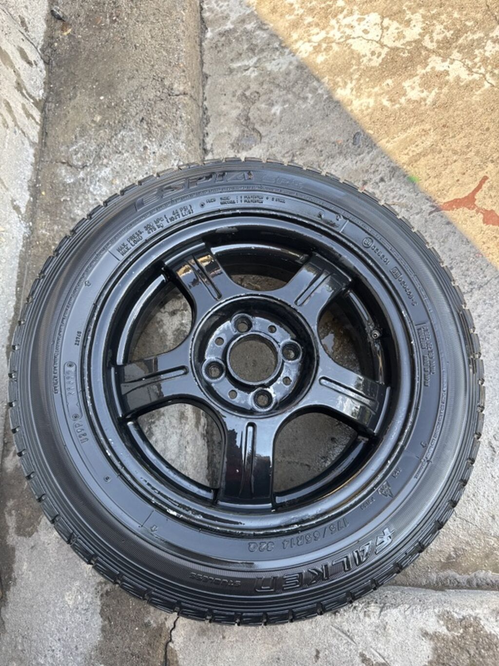 Продаю диски с шинами. 175/65R14 13000 сомов Комплект из 4 колёс: фото 3