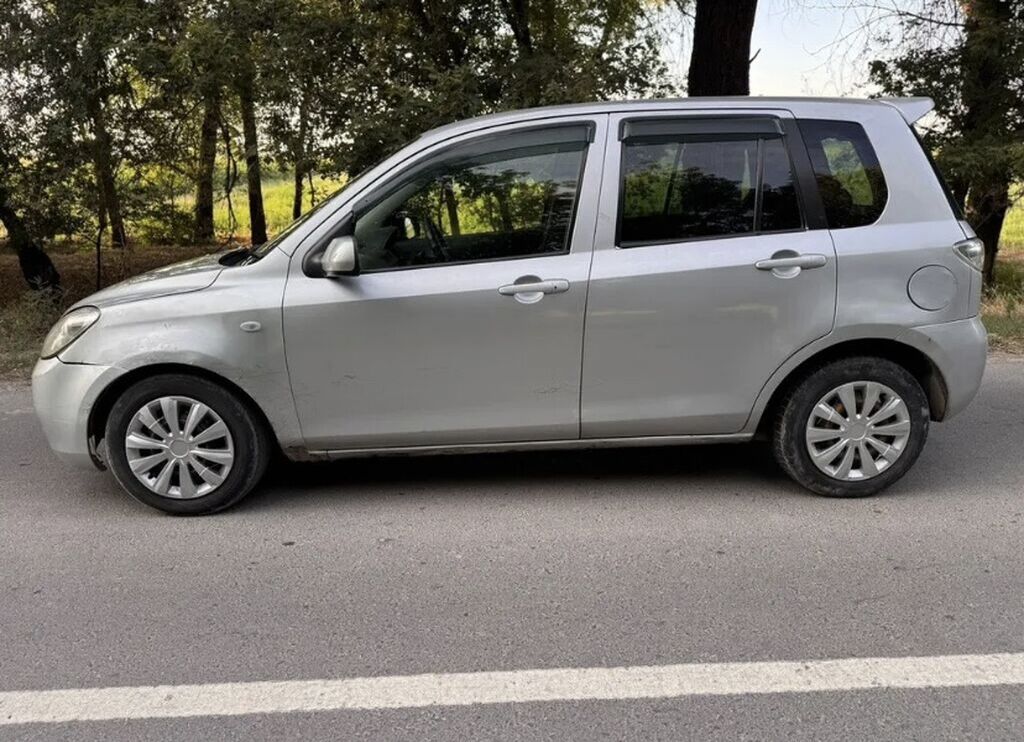 Mazda Demio: 2007 г., 1.3 л, Автомат, Бензин, Хэтчбэк: фото 2