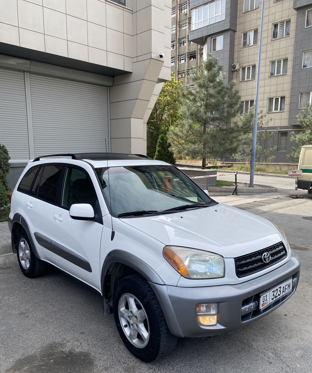 Toyota RAV4: 2001 г., 2 л, Автомат, Бензин, Кроссовер: фото 3