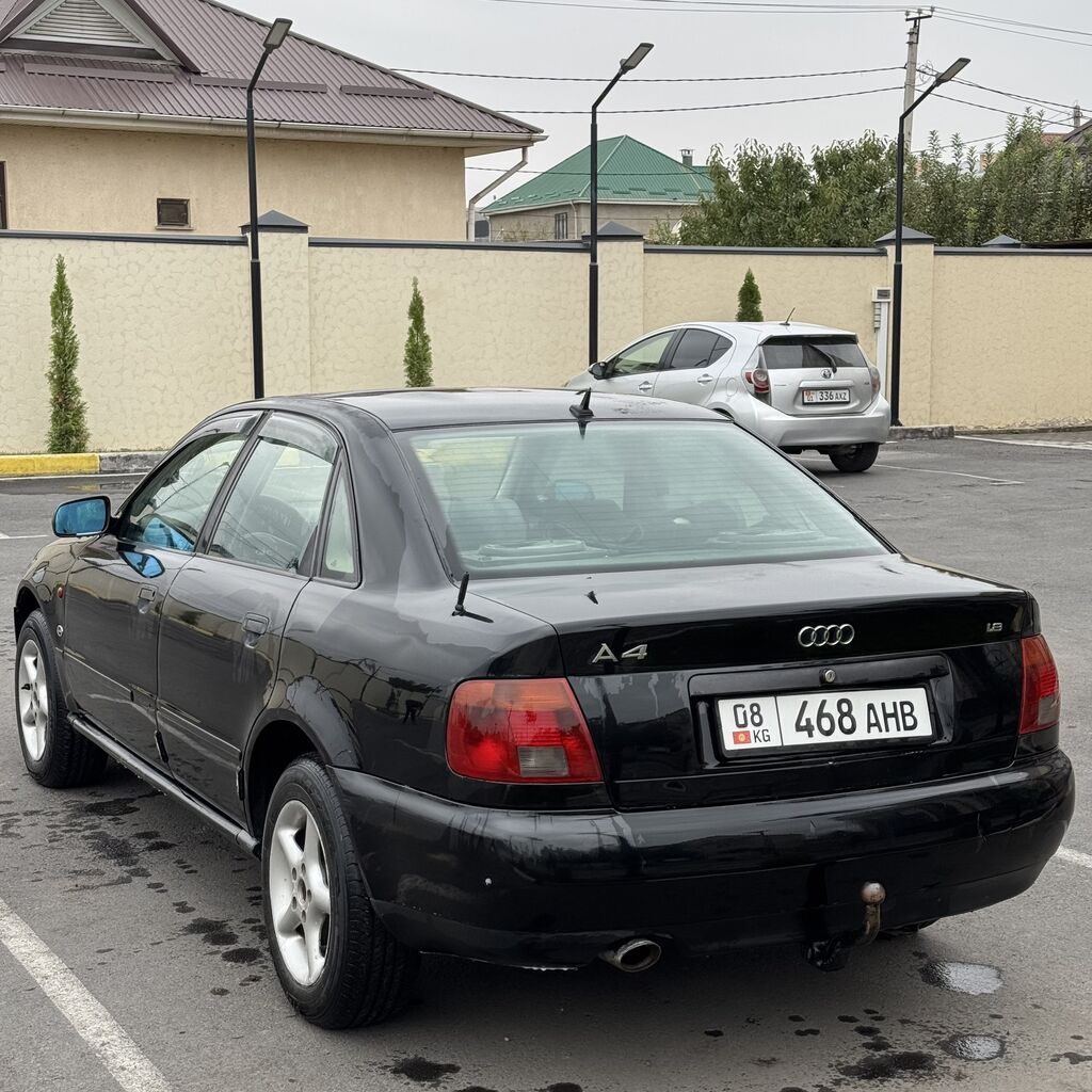 Audi A4: 1995 г., 1.8 л, Механика, Бензин, Седан: фото 4