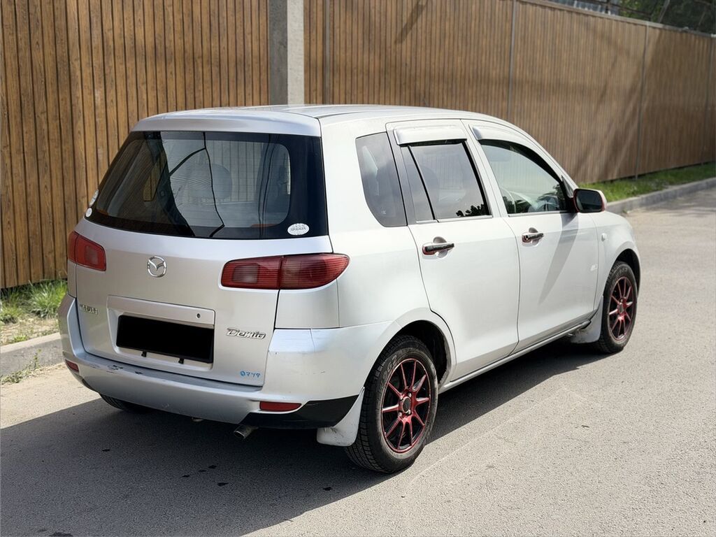 Mazda Demio: 2003 г., 1.3 л, Автомат, Бензин, Хэтчбэк: фото 4