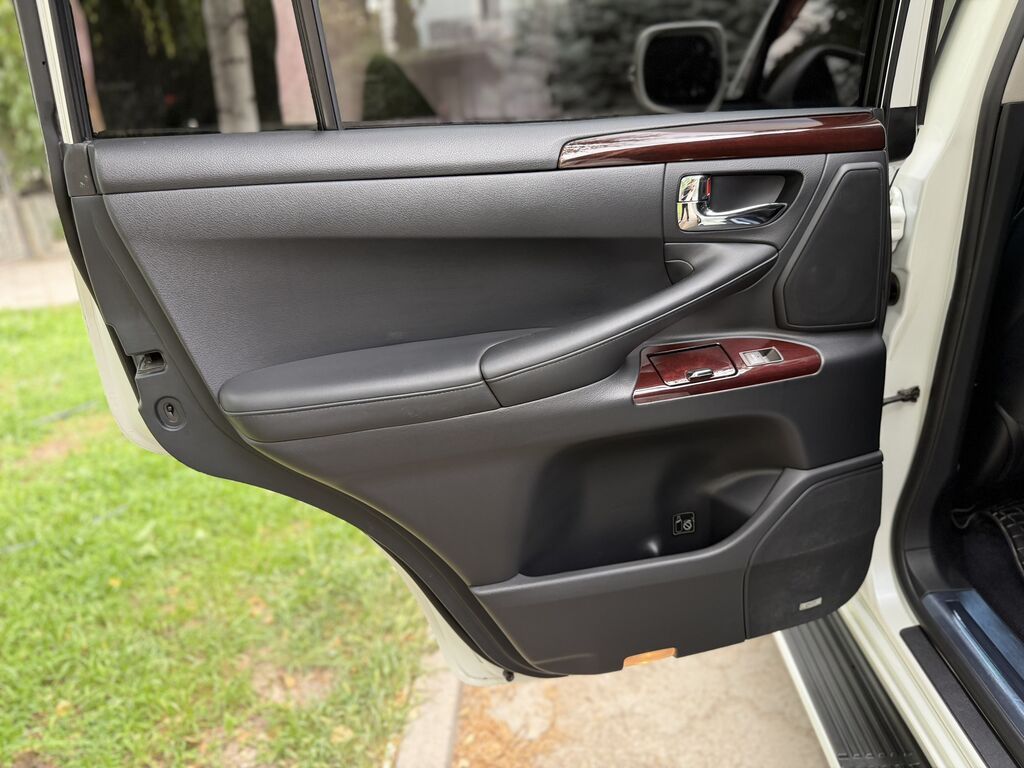 Lexus LX: 2013 г., 5.7 л, Автомат, Бензин, Внедорожник: фото 6